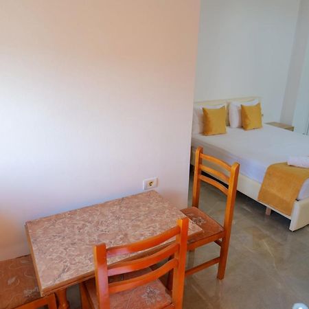 Hotel Adi-Vera Sarandë 외부 사진