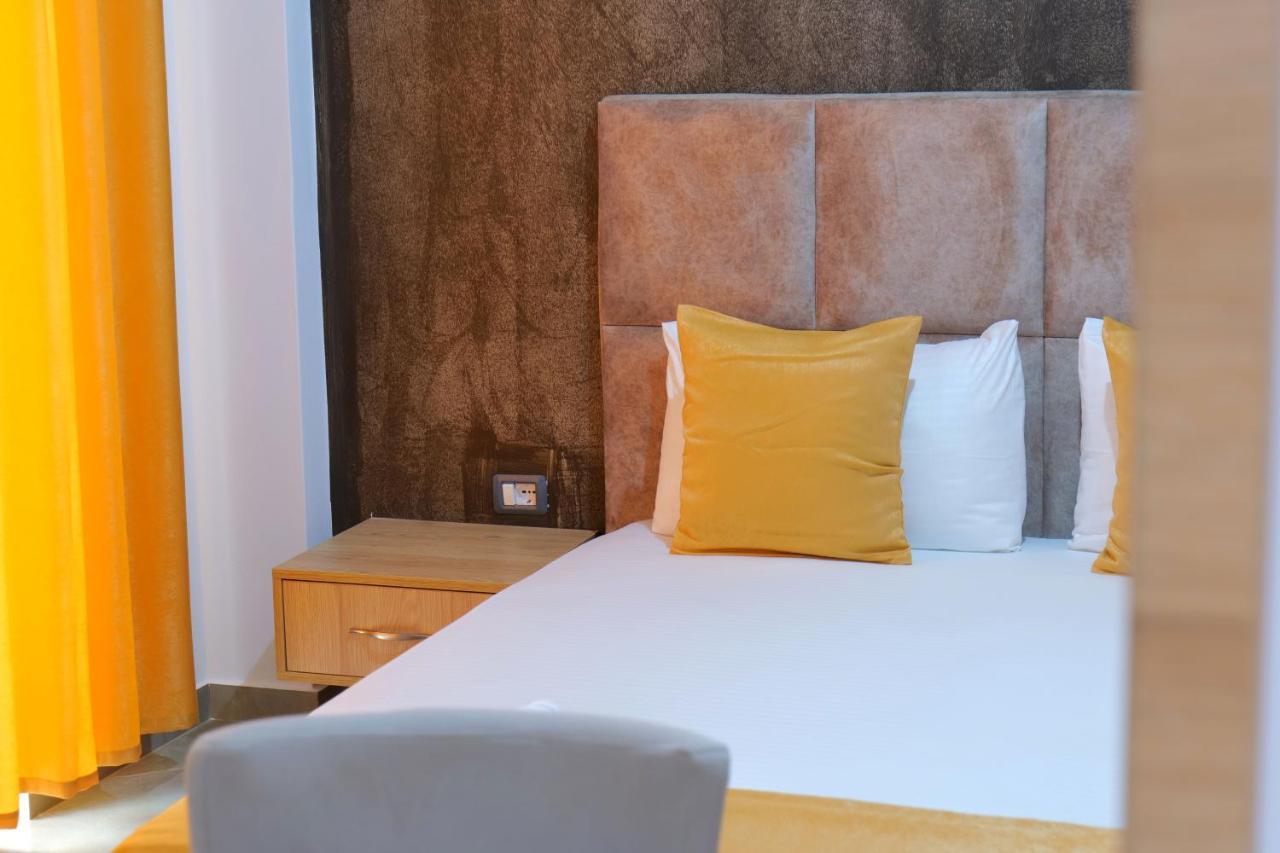 Hotel Adi-Vera Sarandë 외부 사진