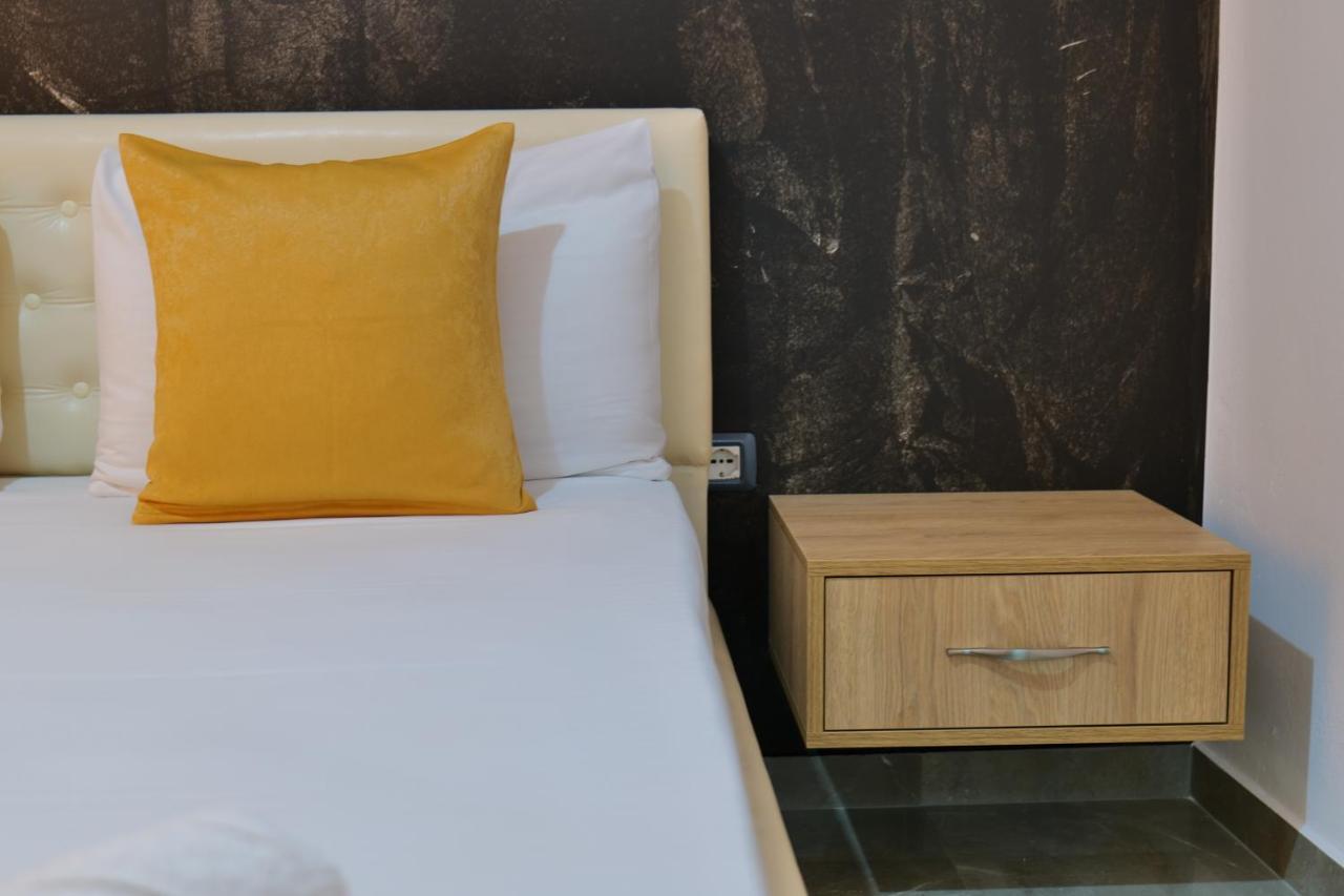 Hotel Adi-Vera Sarandë 외부 사진