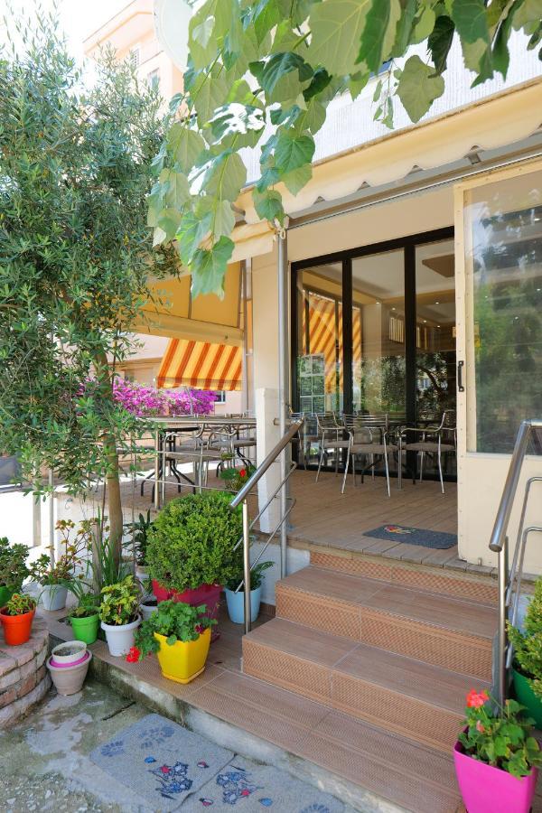 Hotel Adi-Vera Sarandë 외부 사진