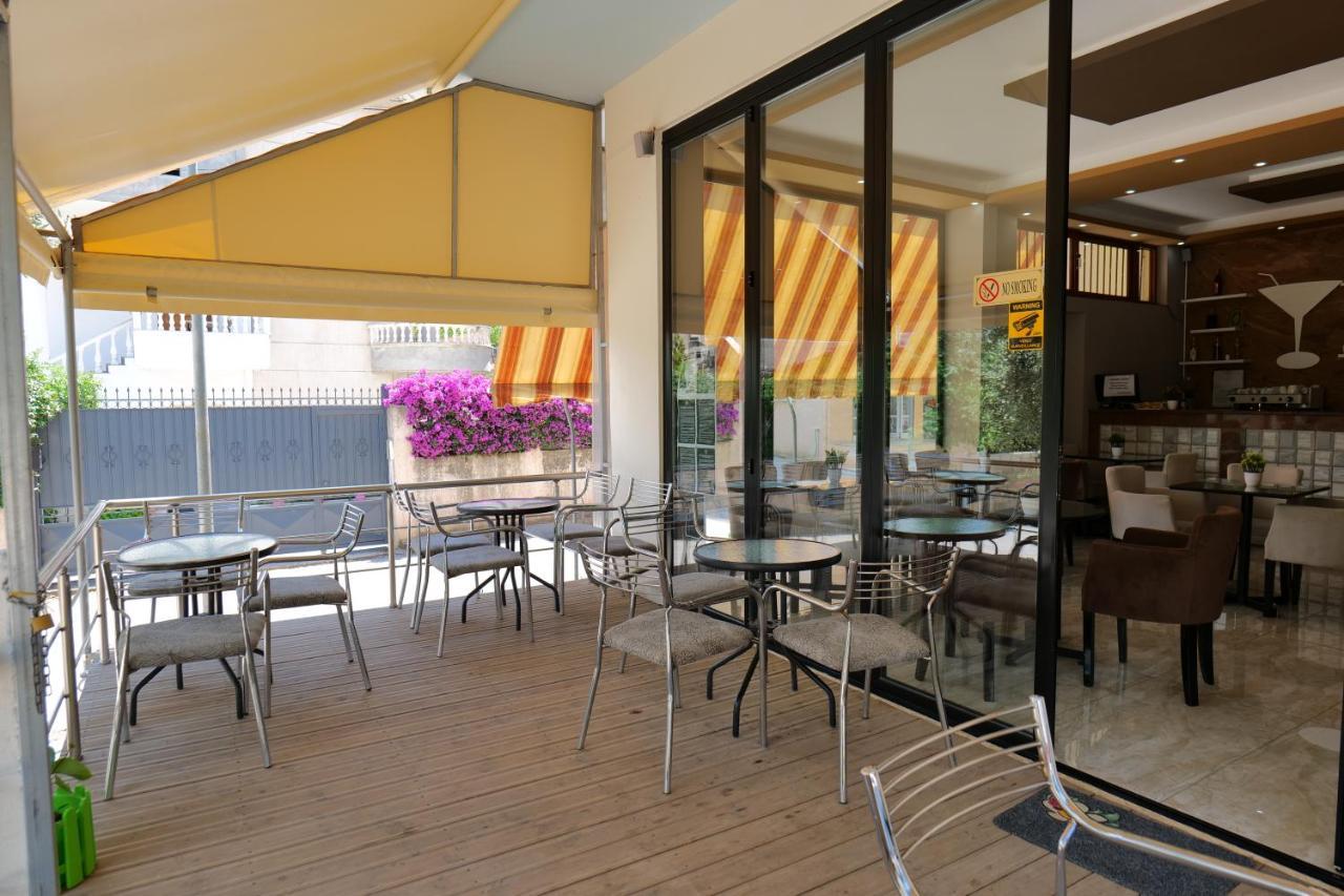 Hotel Adi-Vera Sarandë 외부 사진