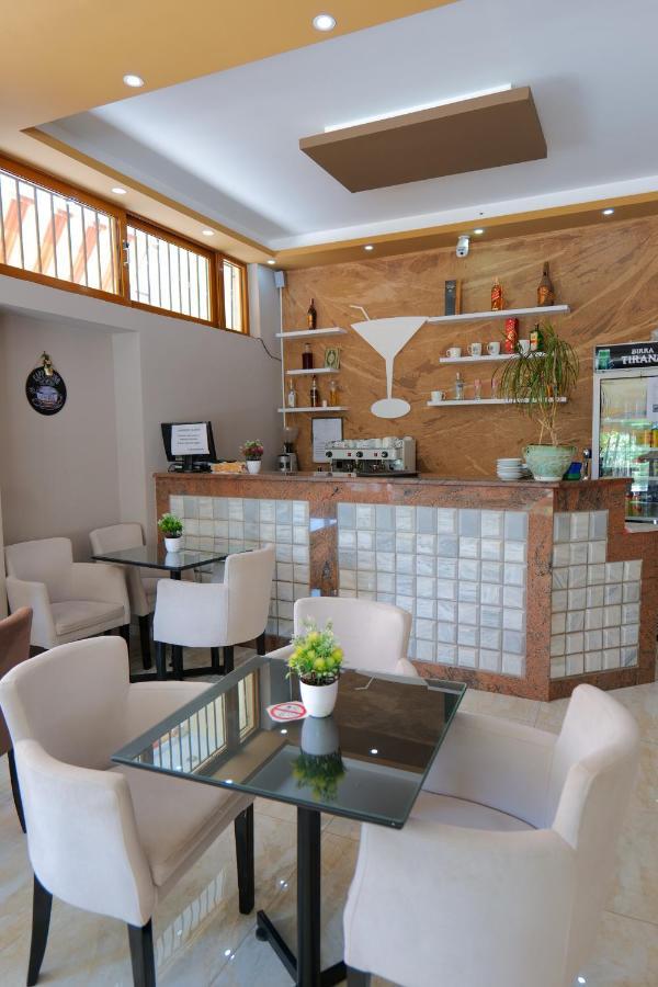 Hotel Adi-Vera Sarandë 외부 사진